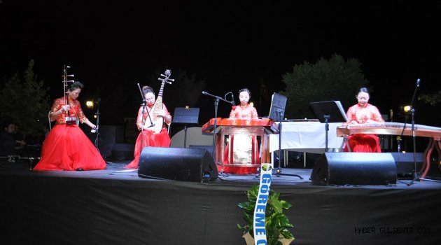 Çin’li sanatçılar ve Ender Balkır Uçhisar’da konser verdi.