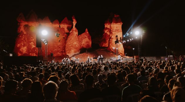 Kapadokya Balon ve Kültür Yolu Festivali’nde 3 Ayrı Konserde Onbinlerce Kişi Doyasıya Eğlendi