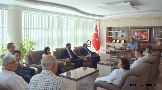 Mesleki Yeterlilik Kurumu Başkan Yardımcısı KARAMAN ve beraberindeki heyet Başkan ÖRDÜ' yü makamında ziyaret etti.
