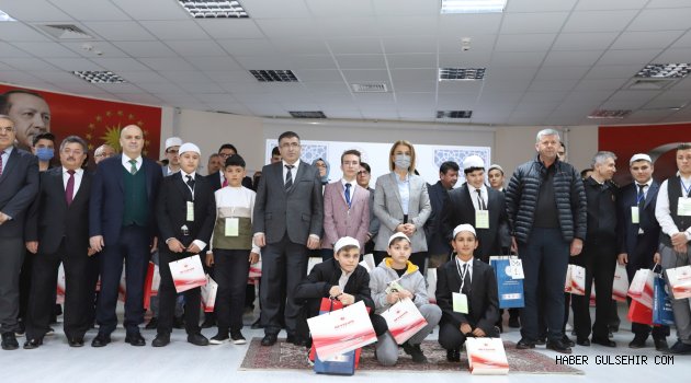 Rektör Aktekin Genç Bilaller Ezan Okuma Yarışması Bölge Finalleri Programına Katıldı