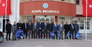 Acıgöl Belediyesi ile Nevşehir Kızılay Şubesi İşbirliğinde 300 Öğrenciye Giyecek Yardımı Yapıldı. 