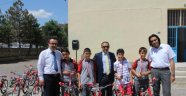 Başarılı 30 İlkokul Öğrencisine Bisiklet Dağıtımı Yapıldı.