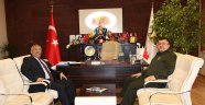 İl Jandarma Komutanı Yiğit, Başkan Karaaslan’a geçmiş olsun ziyaretinde bulundu.