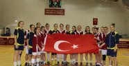 Kadın Basketçilerden Teröre Türk Bayraklı Tepki