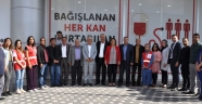 Milletvekili Sarıaslan, Adana Milletvekili Şevkin ile Birlikte Kızılay Nevşehir Şube Başkanlığını ziyaret ettiler.