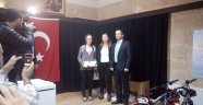 Erasmus + Projesi kapsamında düzenlenen resim ve afiş yarışmalarında dereceye giren öğrencilerin  ödül törenİ