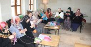 Uçhisar Kadın Kültür ve Eğitim Merkezi’nde, bayanlara yönelik eğitimler devam ediyor.
