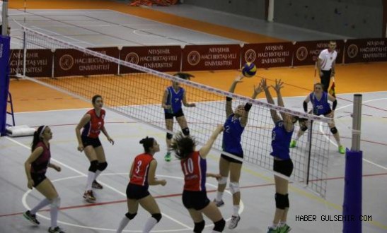 ‘Türkiye Voleybol Şampiyonası’ Nevşehir Üniverstesi'nde Oynanıyor