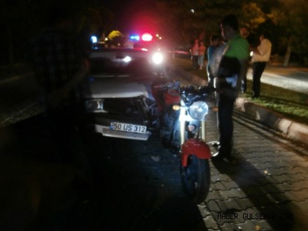 Ürgüp'te İnanılmaz Kaza Motorsiklet Arabaya Saplandı.