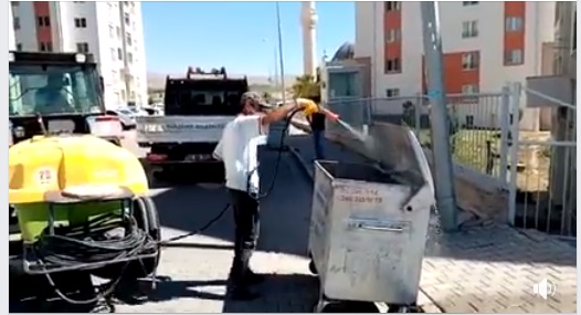 Gülşehir Belediyesi Çöp Konteynerlarını İlaçladı. - VİDEO HABER