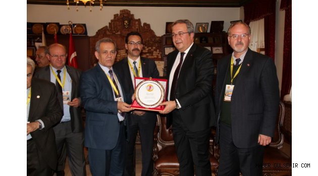 50. Başkanlar Konseyi İçin Bir Araya Geldiler Gazeteciler, Belediye Başkanı Ünver’i Ziyaret Etti