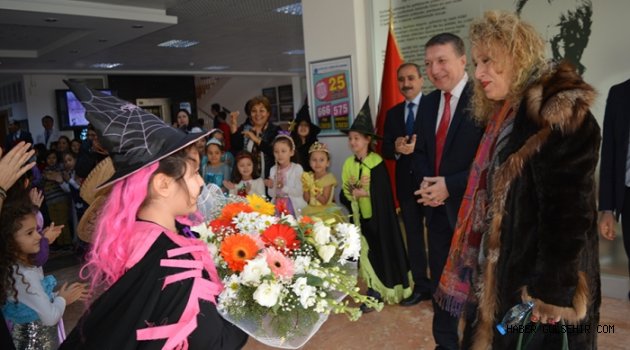 8.GELENEKSEL ALTINYILDIZ KİTAP ŞENLİĞİ BAŞLADI