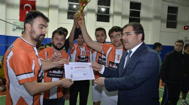 Acıgöl Kurumlar Arası Voleybol Turnuvası Tamamlandı