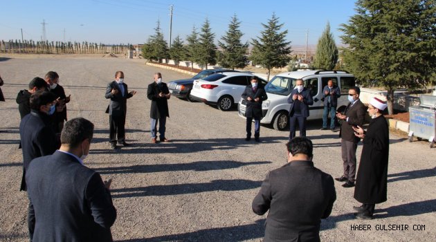 Ebediyete İntikal Eden Öğretmenlerimiz Kabri Başında Anıldı