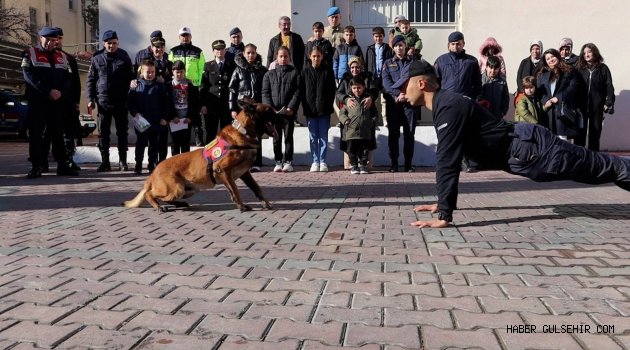 Gülşehir Jandarması, Minik Öğrenciler ve Ailelerini Ağırladı