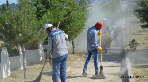 Gülşehir Mezarlığında Bayram Hazırlığı Tamam