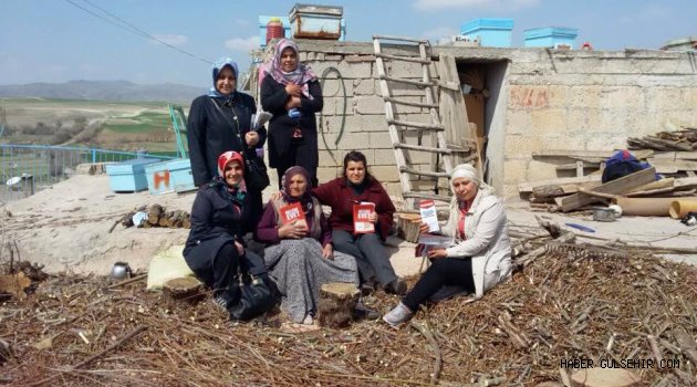 Gülşehirli Ak Kadınlar; 15 Temmuz Gazisi'nin Kızılkaya Köyü'nde İkamet eden Annesini Ziyaret Ettiler