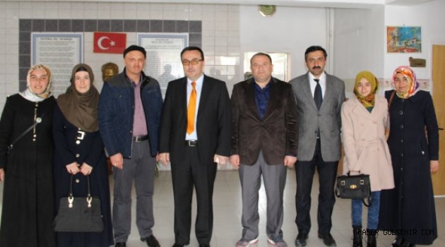 İlahiyat Fakültesi Öğrencileri'nden 100. Yıl Ortaokulu´nda Eğitim Etkinliği