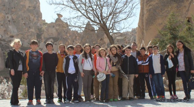Kardelen Eğitim Kurumu Öğrencileri Vadi Yürüyüşünde