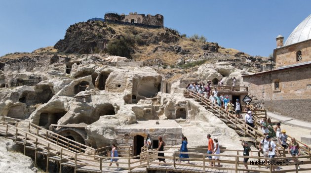 KAYAŞEHİR’DE ZİYARETÇİ YOĞUNLUĞU