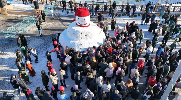 Kardan Adam Eğlencesinde Hem Eğlendiler Hem Isındılar