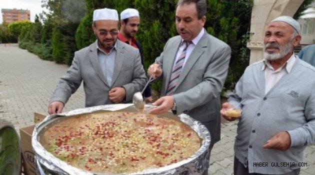 Merkez Zihni Paşa Camiinde Aşure Programı Düzenlendi