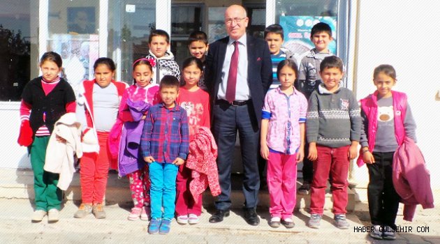 MUSTAFA UĞUR ÖĞRENCİLERİN İLGİ ODAĞI OLDU