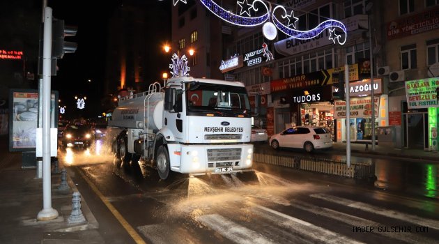 Nevşehir Caddeleri İtfaiye Araçları İle Yıkandı.