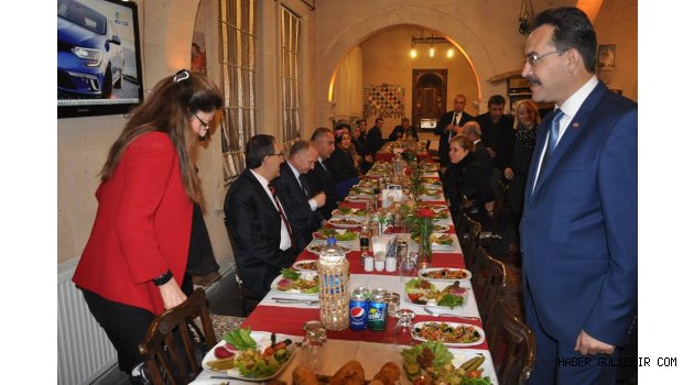 Nevşehir Gazeteciler Cemiyeti Üyeleri Akşam Yemeği'nde Buluştu.