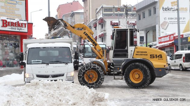 Nevşehir Şehir Merkezindeki Kar Temizliği Aralıksız Devam Ediyor