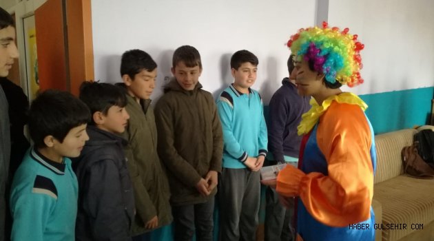 NEVÜ Öğrencileri 23 Nisan'da Çocukların Mutluluklarına Ortak Oldu