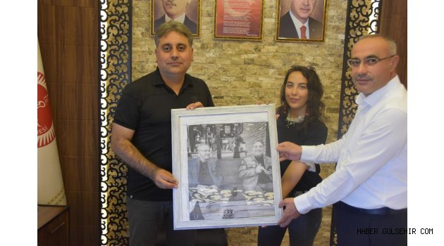 Ressam Kartal'dan Dinç ve Duru İçin Kara Kalem Çalışması.