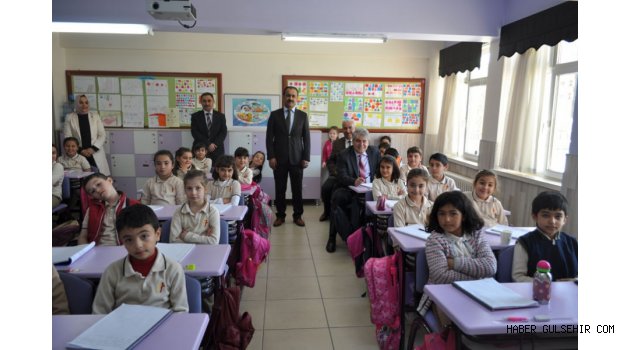 Şimşek'den Güzelyurt Turgut Akdevelioğlu İlkokulu'na Ziyaret.