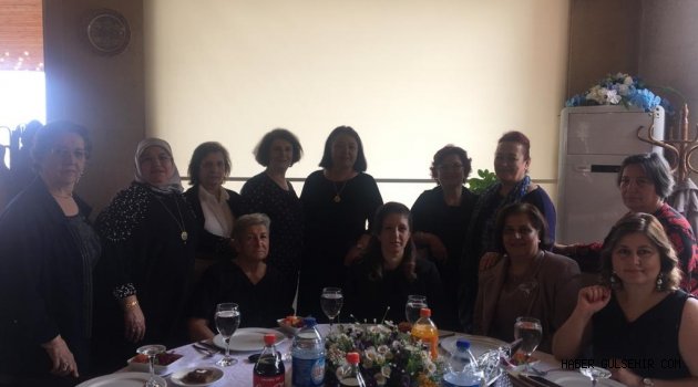 Songül Aktaş, Anneler Günü Yemeğine Katıldı