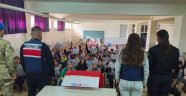 Jandarma, Tuzköy Mahallesinde Öğretmen ve Öğrencileri Bilgilendirdi.