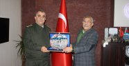 Alay Komutanı Akça’dan, Başkan Karaaslan’a Veda Ziyareti