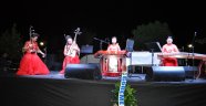 Çin’li sanatçılar ve Ender Balkır Uçhisar’da konser verdi.