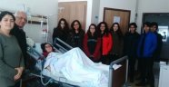 Kardelen Koleji Apandisit Ameliyatı olan öğrencisine geçmiş olsun ziyaretinde bulundu.