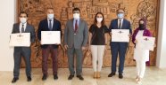 Rektör Aktekin “Engelsiz Üniversite Bayrakları”nı Teslim Etti