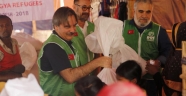 Rektör Bağlı ve İHH Gönüllülerinden Arakanlı Müslümanlara Yardım