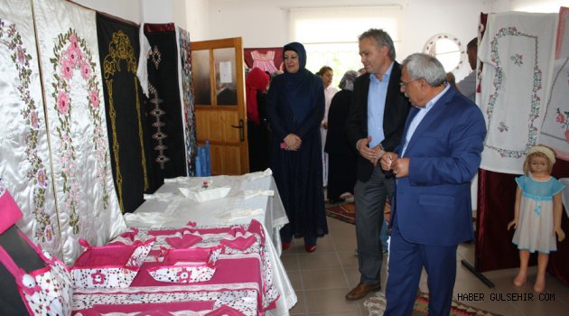 Uçhisar’da Halk Eğitim Merkezi yıl sonu sergisi açıldı.