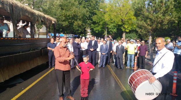 ÜRGÜP İLÇEMİZDE ULUSLARARASI BAĞ BOZUMU FESTİVALİ KORTEJ YÜRÜYÜŞÜNDEYİZ