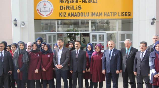 Vali Aktaş, Öğrencilerin Heyecanlarına Ortak Oldu