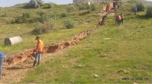 YENİ ŞEBEKENİN DEVREYE GİRMESİ İLE BİRLİKTE ESKİ ASBESTLİ SU BORULARINDA ARIZALAR MEYDANA GELDİ